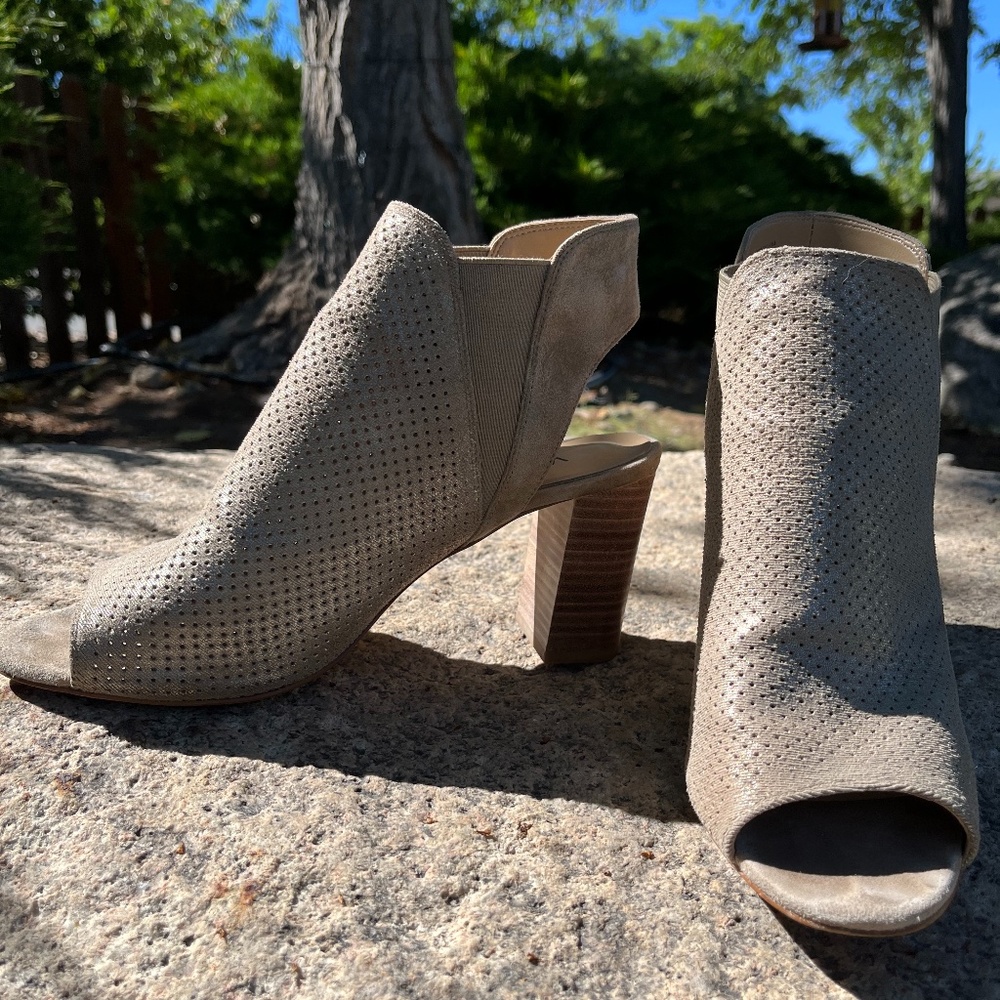 Vaneli open toe heeled/bootie.  9.5 M